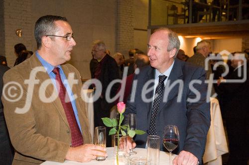 (c)fotodienst/Christopher Ohmeyer: Der Schwechater Rechtsanwalt Dr. Franz Lima hat am 30. November zur Eröffnung der neuen Kanzlei gebeten. Foto: Herr Wachtmeister Pils, Bürgermeister Hauser