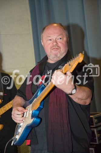 (c)fotodienst/Christopher Ohmeyer: Der Schwechater Rechtsanwalt Dr. Franz Lima hat am 30. November zur Eröffnung der neuen Kanzlei gebeten. 