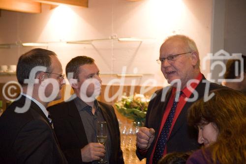 (c)fotodienst/Christopher Ohmeyer: Der Schwechater Rechtsanwalt Dr. Franz Lima hat am 30. November zur Eröffnung der neuen Kanzlei gebeten. Foto: Rechtsanwalt Dr. Werner Schostal, Herbert Bayer, Dr.Anton Bernbacher (Ministerialrat Wirtschaftsministerium)