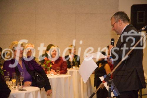 (c)fotodienst/Christopher Ohmeyer: Der Schwechater Rechtsanwalt Dr. Franz Lima hat am 30. November zur Eröffnung der neuen Kanzlei gebeten. 