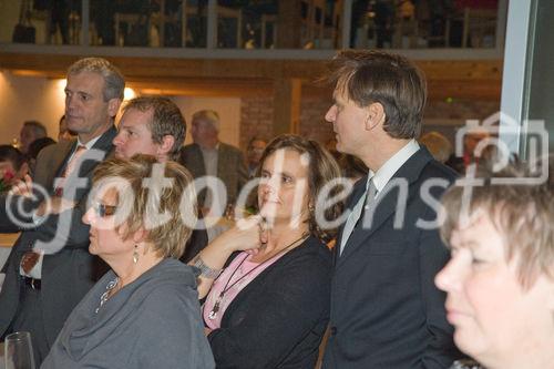 (c)fotodienst/Christopher Ohmeyer: Der Schwechater Rechtsanwalt Dr. Franz Lima hat am 30. November zur Eröffnung der neuen Kanzlei gebeten. 