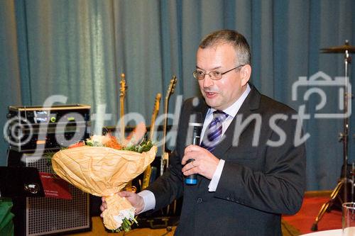 (c)fotodienst/Christopher Ohmeyer: Der Schwechater Rechtsanwalt Dr. Franz Lima hat am 30. November zur Eröffnung der neuen Kanzlei gebeten. 