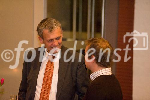 (c)fotodienst/Christopher Ohmeyer: Der Schwechater Rechtsanwalt Dr. Franz Lima hat am 30. November zur Eröffnung der neuen Kanzlei gebeten. Foto: Notar dr Reiner Dürr, Baumeister Ing. Jürgen Höller