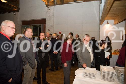 (c)fotodienst/Christopher Ohmeyer: Der Schwechater Rechtsanwalt Dr. Franz Lima hat am 30. November zur Eröffnung der neuen Kanzlei gebeten. 