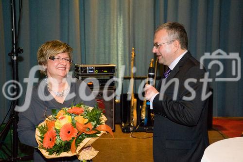 (c)fotodienst/Christopher Ohmeyer: Der Schwechater Rechtsanwalt Dr. Franz Lima hat am 30. November zur Eröffnung der neuen Kanzlei gebeten. Foto : Rechtsanwalt Dr. Franz Lima und Gattin Elfi Lima