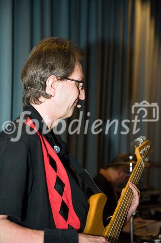 (c)fotodienst/Christopher Ohmeyer: Der Schwechater Rechtsanwalt Dr. Franz Lima hat am 30. November zur Eröffnung der neuen Kanzlei gebeten. 