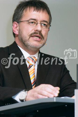 Medienorientierung Jahresergebnis 2005 der Ringier AG. Bild: Martin Werfeli, CEO, Vorsitzender der Konzernleitung Ringier AG