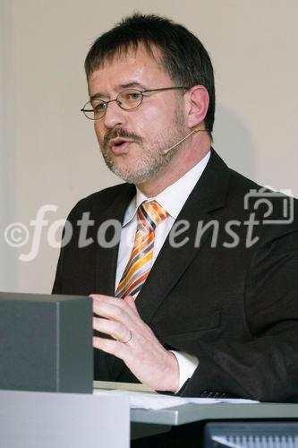 Medienorientierung Jahresergebnis 2005 der Ringier AG. Bild: Martin Werfeli, CEO, Vorsitzender der Konzernleitung Ringier AG