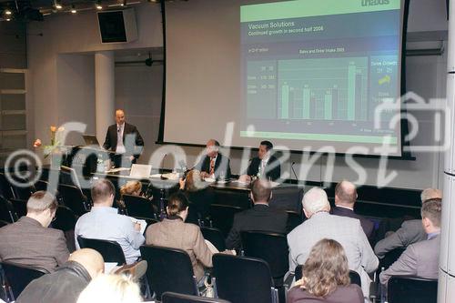 Unaxis Medienkonferenz zum Geschaeftsjahr 2005. Bild: Pressekonferenz im Vortragssaal der SWX Swiss Exchange