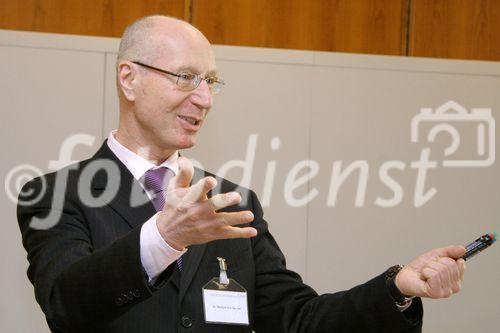 (C) fotodienst/Anna Rauchenberger - Wien 24.03.2006 -  Der Linde Verlag und die Johannes Kepler Universität Linz veranstalteten den 2. Österreichischen Vereinsmanagement Kongress 2006. FOTO: WP/StB Dr. Herbert Grünberger, CPA (Partner der MOORE STEPHENS Wirtschaftsprüfungs GmbH Linz)