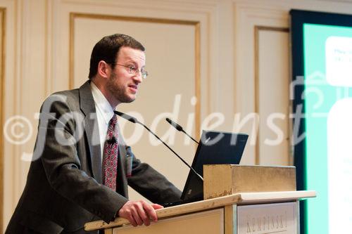 Munich, Nov 16-17 2010. Plug-In Electric Vehicle Infrastructure Conference. John Gartner, Senior Analyst - Clean Transportation, Pike Research