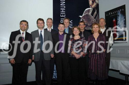 (C)fotodienst/Fabio Confessore - Zürich - 03.02.2006 - (vLnR) Dr. Hitendu Dave; Prof.Dominique de Quervain; Prof Christoph Dehio; Dr. Yann Humeau; Prof. Andreas Lüthi; Dr. Nathalie Rosenblatt; Dr. Ralf Schülein; Dr. Sophie Clément; Dr. Axel Finckh
Preisträger des Medizinpreises 'Der Forscher'