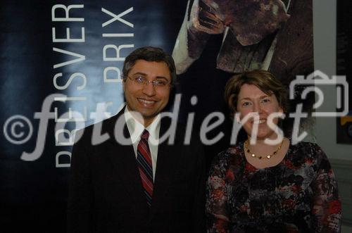 (C)fotodienst/Fabio Confessore - Zürich - 03.02.2006 - (vLnR) Hr. Dr. Hitendu Dave (Zürich); Fr. Dr. Nathalie Rosenblatt (Lausanne)
Preisträger für den Bereich Herzkreislauf.
Thema: FGF-2 kontrolliert die Differenzierung von lokalen Herzvorläuferzellen in funktionelle Kardiomyozyten; Minimal Invasive Chirurgie für die Behebung von angeborenen Herzfehlern.