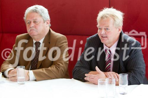 (c) fotodienst / Anna Rauchenberger - Wien, am 16.11.2010 - Im Rahmen einer Pressekonferenz im Justizcafé präsentierte heute die Firma 'Consultor' nicht nur ihr Unternehmensprofil, sondern auch Versicherungskonzepte für Managerhaftpflicht (D&O) sowie ein in Österreich weitgehend unbekannten Berufsbild ? das des Assekuradeurs. FOTO v.l.: Dr. Helmut Tenschert, Geschäftsführender Gesellschafter, Consultor  Versicherungsservice und Wirtschaftsberatung, MMag. Wolfgang Alphart, Geschäftsführender Gesellschafter, Consultor  Versicherungsservice und Wirtschaftsberatung