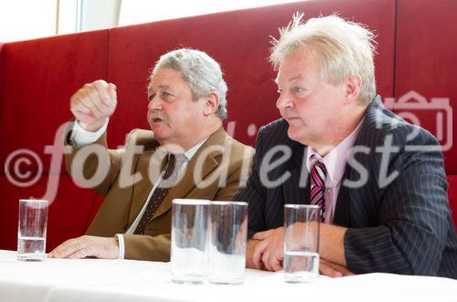 (c) fotodienst / Anna Rauchenberger - Wien, am 16.11.2010 - Im Rahmen einer Pressekonferenz im Justizcafé präsentierte heute die Firma 'Consultor' nicht nur ihr Unternehmensprofil, sondern auch Versicherungskonzepte für Managerhaftpflicht (D&O) sowie ein in Österreich weitgehend unbekannten Berufsbild ? das des Assekuradeurs. FOTO v.l.: Dr. Helmut Tenschert, Geschäftsführender Gesellschafter, Consultor  Versicherungsservice und Wirtschaftsberatung, MMag. Wolfgang Alphart, Geschäftsführender Gesellschafter, Consultor  Versicherungsservice und Wirtschaftsberatung