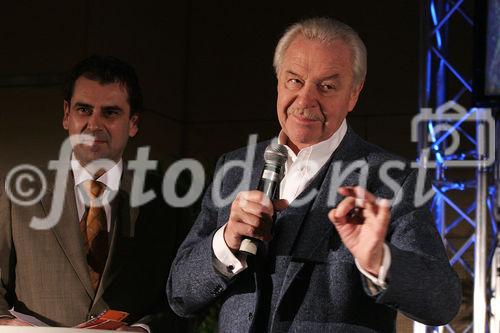  Die Ferien-Messe Wien, Messe für Urlaub, Reisen und Freizeit sowie die Vienna Autoshow wurden heute im Messezentrum feierlich eröffnet. Bild: Peter Agathakis (ORF, Moderation), Harald Serafin (Intendant der Seefestspiele Mörbisch). Foto: Anna Rauchenberger, am 12.01.2006