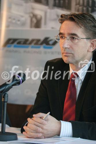 Pankl Racing Systems AG präsentierte heute die erfolgreiche Bilanz des Geschäftsjahres 2004/05. Bild: Mag. Wolfgang Plasser (CFO Pankl Racing Systems AG). Foto: Anna Rauchenberger, 09.01.2006