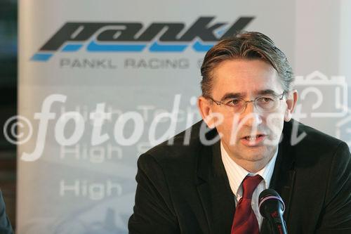 Pankl Racing Systems AG präsentierte heute die erfolgreiche Bilanz des Geschäftsjahres 2004/05. Bild: Mag. Wolfgang Plasser (CFO Pankl Racing Systems AG). Foto: Anna Rauchenberger, 09.01.2006