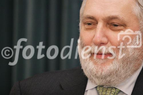 Feierliche Überreichung der Hans-Kudlich-Preise 2005. Bild: Dr. Franz Fischler (EU-Kommissar a. D. , Präsident des Ökosozialen Forums). Foto: Anna Rauchenberger