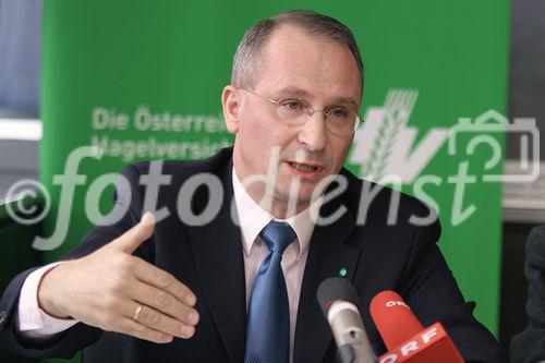 Studie über das Verhalten der ÖsterreicherInnen beim Lebensmitteleinkauf - heimische Lebensmittel bevorzugt. Bild: Dr. Kurt Weinberger (Vorstandsvorsitzender der Österreichischen Hagelversicherung). Foto: Anna Rauchenberger