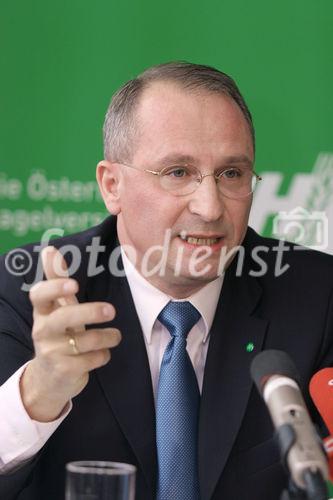 Studie über das Verhalten der ÖsterreicherInnen beim Lebensmitteleinkauf - heimische Lebensmittel bevorzugt. Bild: Dr. Kurt Weinberger (Vorstandsvorsitzender der Österreichischen Hagelversicherung). Foto: Anna Rauchenberger