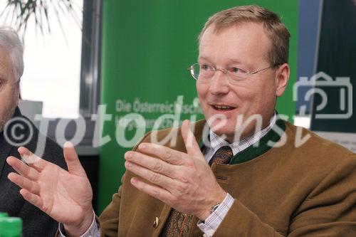 Studie über das Verhalten der ÖsterreicherInnen beim Lebensmitteleinkauf - heimische Lebensmittel bevorzugt. Bild: Dr. Werner Beutelmeyer (Leiter des Marktforschungsinstituts market). Foto: Anna Rauchenberger