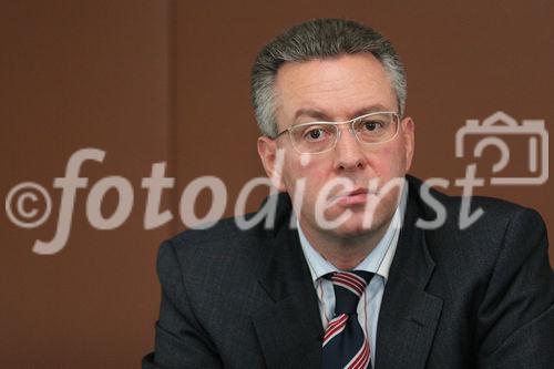 Wolford konnte im ersten Halbjahr die Ergebnisse deutlich verbessern. Bild: Holger Dahmen (Vorstandsvorsitzender der Wolford AG). Foto: Anna Rauchenberger