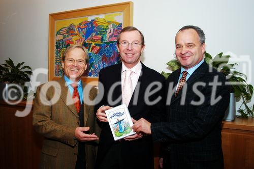 Sound Of Music - Präsentation der Bonus-DVD
Heiner Kolbe - SLT, LH Wilfried Haslauer, Stefan Herzl - Panorama-Tours
Foto: www.siebinger.com