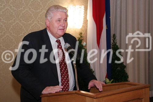 Stadt Wien: Auch heuer wurde wieder der Gesundheitspreis verliehen. Bild: Primarius Dr. Walter Dorner (Präsident der Wiener Ärztekammer). Foto: Anna Rauchenberger