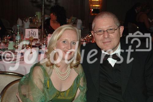 Helmut Graf, Vorstand des Verlag für die Deutsche Wirtschaft AG mit Ehefrau