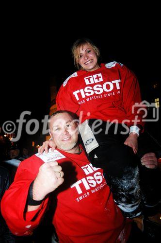 Pro Juventute: Prominenten -Eishockey-Tournier am Mozarteis + anschl. Party mit Versteigerung im K+K-Restaurant
der stärkste Mann Franz Müllner + die schönste Frau Isabella Stangl
Foto: www.siebinger.com