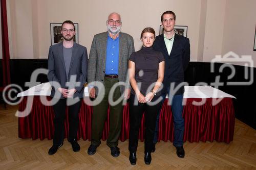 (c) Fotodienst / Christian Mikes-Wien 09.11.2010-5 Jahre Netidee - Foto: li na re: Dr.Flooh Perlot ( Offliner), Dr. Rupert Nagler ( IPA-Stiftungsvorstand), Katharina Werner ( mytablet ), Mag. Franz Werner,