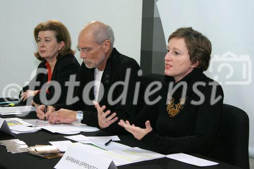 Community TV-GmbH startet mit Okto im Wiener Telekabel TV auf Kanal 8. Bild, v.l.: Astrid Zimmermann (Kassierin Herausgabeverein), Univ. Prof. Thomas A. Bauer (Vorsitzender Herausgabeverein), Barbara Eppensteiner (Programmintendantin Okto). Foto: Anna Rauchenberger