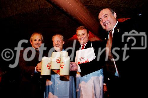 Bockbieranstich 2005
Fritz Egger, Johannes Graf Walderdorff, Dieter Kiener, Ernst Schreiner
Foto: www.siebinger.com