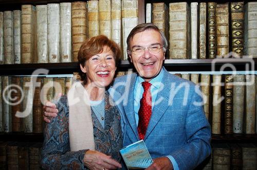 Milan Turkovic: Buchpräsentation 'Hast Du Töne'
Milan Turkovic mit Gattin Ingrid Wendl
Foto: www.siebinger.com