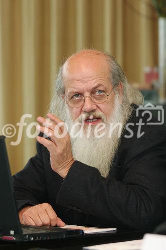 Raiffeisen: Anlage- und Risikotypologie der österreichischen Bevölkerung und Entscheidungsfaktoren für Anleger. Bild: Dr. Rudolf Bretschneider (Geschäftsführer FESSEL-GfK). Foto: Anna Rauchenberger