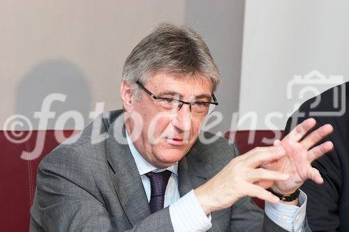 (C) fotodienst/Gudrun Krieger - Wien 03.11.2010 - Dauerthema Ladendiebstahl - Foto: Dr. Fritz Aichinger (Obmann der Bundessparte Handel in der WKÖ)