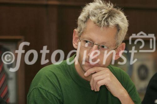 Das drohende Scheitern der österreichischen Klimapolitik und dessen Folgen für SteuerzahlerInnen und Beschäftigung. Bild: MMag. Franko Petri (Pressesprecher Greenpeace). Foto: Anna Rauchenberger