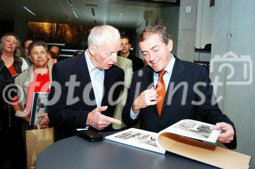 Buchpräsentation und Vernissage im Haus der Stadtgeschichte -  JOHANN BARTH - JOBA: Mensch.Bilder - Salzburg 1950-1975
Barth mit Bgm Heinz Schaden
Foto: Manfred Siebinger