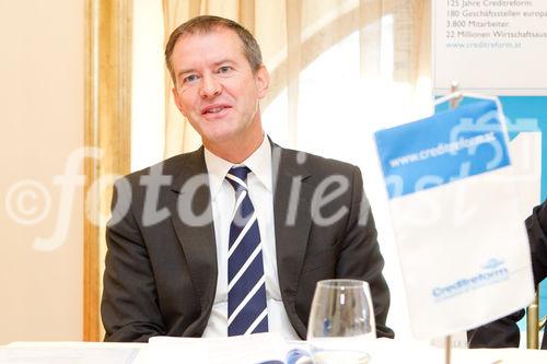 (c) fotodienst / Anna Rauchenberger - Wien, am 28.10.2010 - Wie eine Untersuchung der Creditreform Wirtschaftsforschung ergeben hat, schätzt der österreichische Mittelstand die momentane Geschäftslage nach der Krise deutlich besser ein als im vergangegen Herbst. Insbesondere war das verbesserte Geschäftsklima besonders im Bau und im Handel zu bemerken.