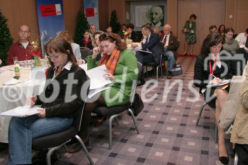 Die European Travel Commission (ETC) bündelt das Know-How von 33 starken, nationalen touristischen Marken auf europäischer Ebene. Bild: Journalisten bei der Pressekonferenz.