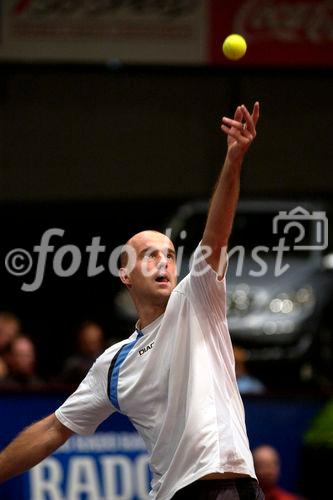 Finale Einzelbewerb - Ivan Ljubicic vs. Juan Carlos Ferrero 6:2, 6:4, 7:6
Bild: Sieger Ljubicic