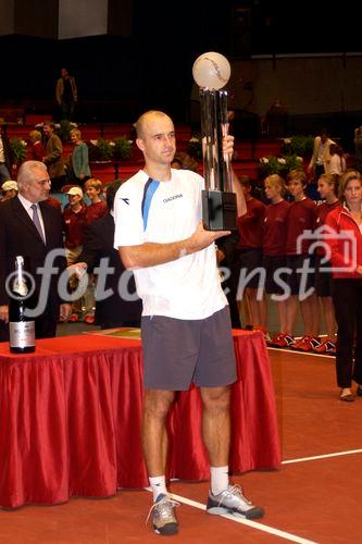 Finale Einzelbewerb - Ivan Ljubicic vs. Juan Carlos Ferrero 6:2, 6:4, 7:6
Bild: Sieger Ljubicic