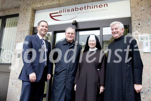 Mitarbeiterinformationsveranstaltung, Elisabethinen Krankenhaus Klagenfurt
vl: Mag. Michael Steiner (kaufm. Leiter barmherzige Brüder St. Veit) , Pater Prior Pius Volk (geistlicher Leiter barmherzige Brüder St. Veit) , Sr. Oberin Consolata Hassler (Oberin Elisabethinen) , Pater Provinziale Paulus Kohla (barmherzige Brüder Österreich)