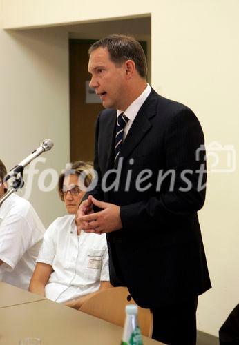 Mitarbeiterinformationsveranstaltung, Elisabethinen Krankenhaus Klagenfurt
vl: Mag. Michael Steiner (kaufm. Leiter barmherzige Brüder St. Veit) 