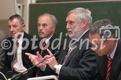 v.l.: H. Katinger (IAM), Dr. S. Rieder(Vizebürgermeister, Finanz- und Wirtschaftsstadtrat), F. Fischler (EU-Kommissar a.D.), G. Wick (Univ. Innsbruck/FWF)