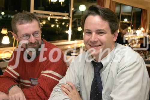 Klaus Fleischmann (Geschäftsführer Kaleidoscope, rechts) und Kunde der Firma eurocom Translation Services bei einem Firmenjubiläum