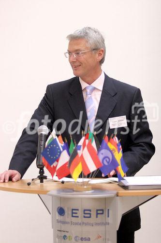 European Space Policy Institute: Eduard Mainoni (BM VIT) 