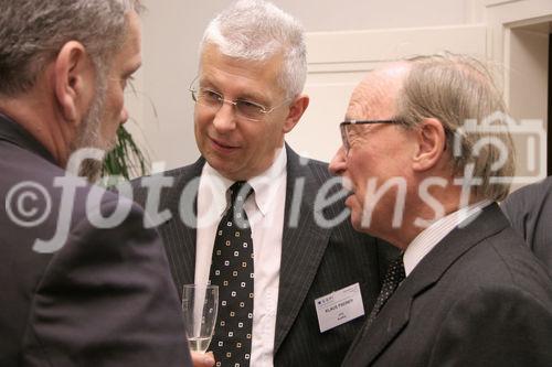 European Space Policy Institute: Klaus Pseiner (FFG Austria, Mitte) im Gespräch mit Harald Posch (FFG/ALR Austria, links) und Peter Jankowitsch (Ambassador ESPI Steering Commitee Austria)