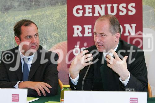 Pressekonferenz Genussregion Österreich, Grazer Burg, Weißer Saal. Von li. n. re., Josef Pröll (BM für Land- und Forstwirtschaft, Umwelt Wasserwirtschaft), Johann Seitinger (Agrarlandesrat Steiermark)